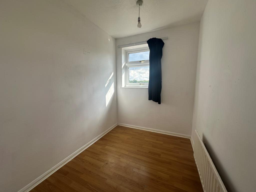 Lot: 24 - HOUSE FOR IMPROVEMENT - Bedroom two